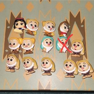 Disney doorables- Snow White